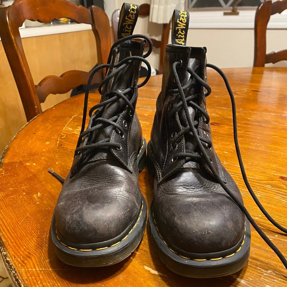 MENS Black Leather Dr. Martens Size 10Male